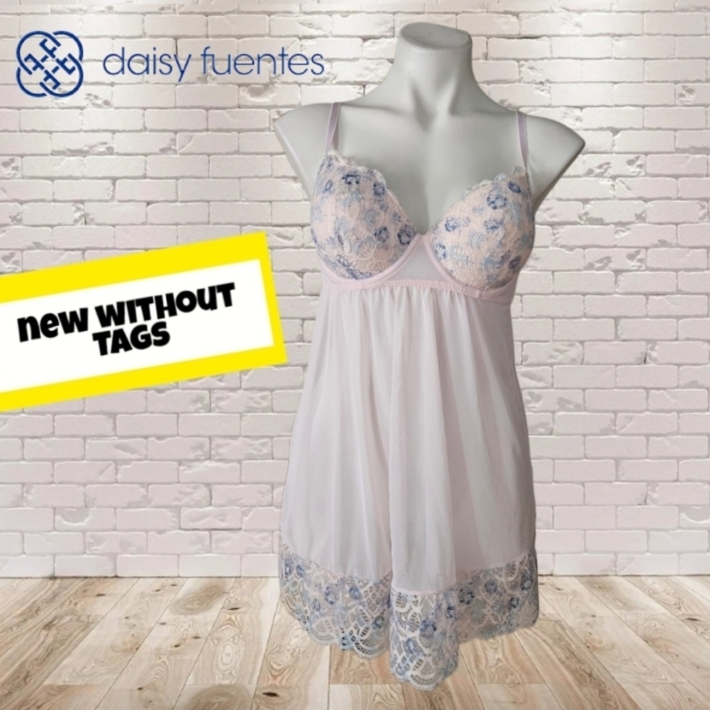 NWOT/Daisy Fuentes Pink and Blue Lace Chemise